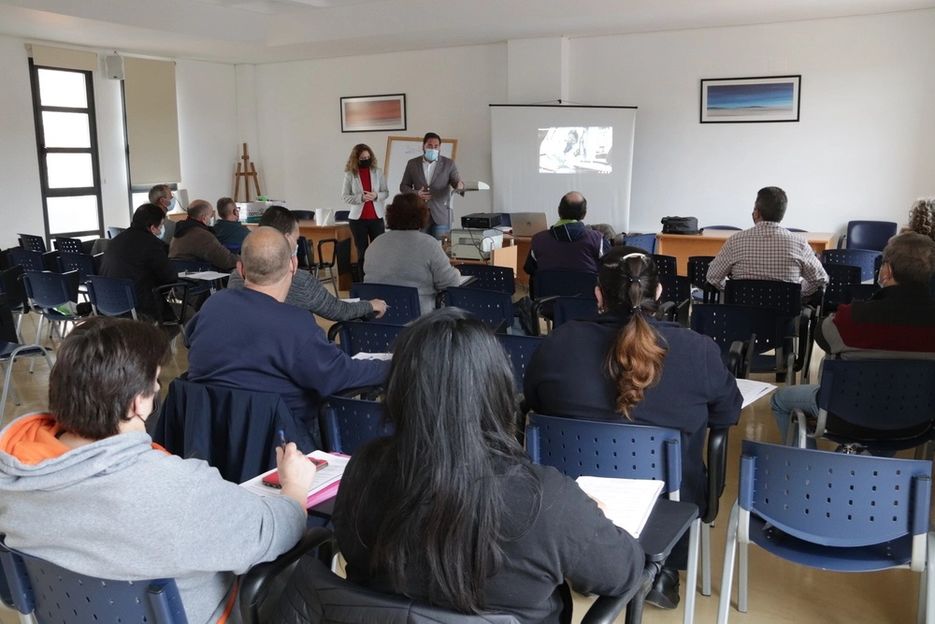 Participantes en el curso de Mantenimiento de Jardine